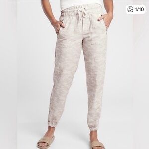 Athleta Cabo Tide 100% Linen Jogger Neutral Camo. Size 16.